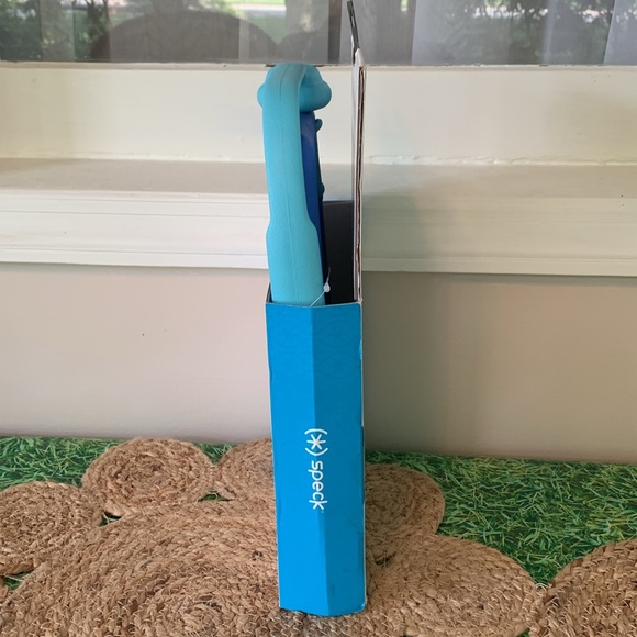 NEW Speck Case E Run Ipad Case , ages 4+, new in box - Picture 2 of 8